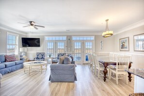 Smart TV, DVD player, table football - Cayman Villas Unit D-1 (North Myrtle Beach)