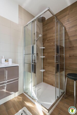 Shower, soap, shampoo