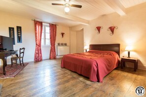 5 bedrooms, free WiFi