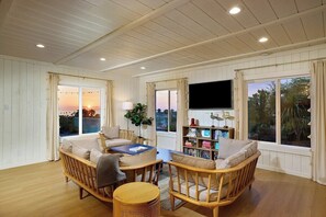 TV, stereoanlegg og kontorer