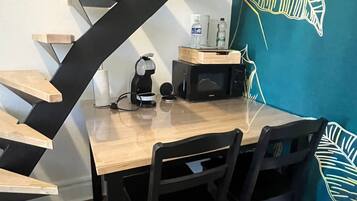 Appartement Duplex Confort | Cuisine privée | Mini réfrigérateur, micro-ondes, plaque de cuisson, machine à expresso