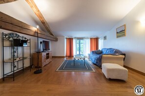 Living area - Le Majesté - Juzes - Gîte (Juzes)