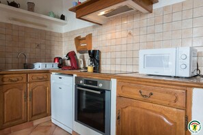 Frigorífic, microones, rentaplats i trona
