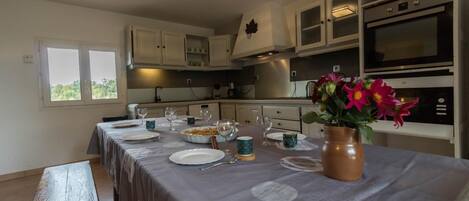 Fridge, microwave, dishwasher, high chair