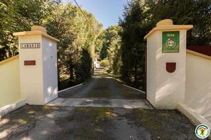 Exterior detail - Le Moulin de Cabanis (Saint-Marcet)