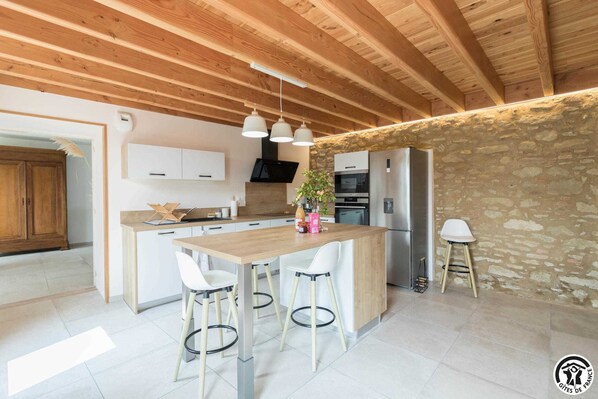 Fridge, microwave, dishwasher, highchair