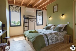 4 bedrooms, free WiFi