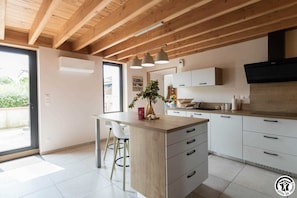 Fridge, microwave, dishwasher, highchair