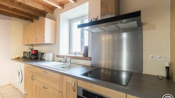 Fridge, microwave, dishwasher, high chair