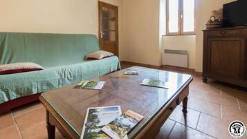 Télévision, cheminée