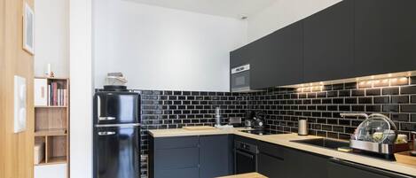 Fridge, microwave, dishwasher, highchair