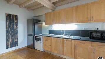 Fridge, microwave, dishwasher, high chair
