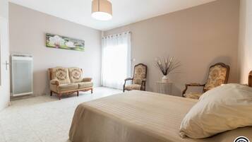 3 chambres, lit parapluie