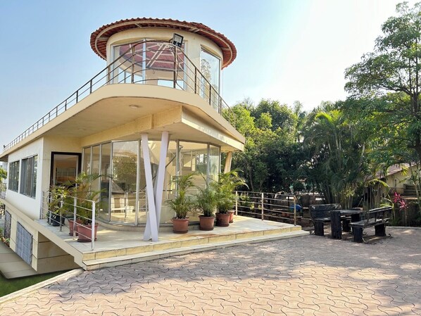 Front of property - Embera by Joy Suites (Mawal)