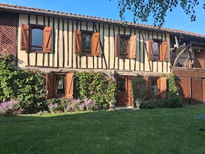 Exterior - Au Village - Izaut-de-l'Hôtel (Izaut-de-l'Hôtel)