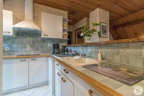 Fridge, microwave, dishwasher, high chair - Window on Superbagnères (BAGNERES DE LUCHON)