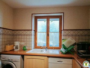 Kühlschrank, Mikrowelle, Ofen, Geschirrspüler
