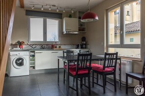Fridge, microwave, highchair