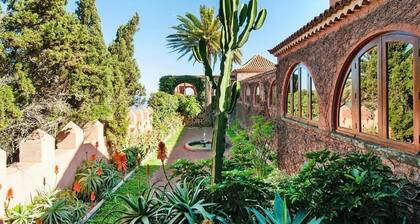 Luxurious Villa Oasis in Santa Brigida