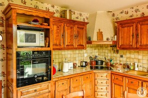 Fridge, microwave, dishwasher - Villa Saint-Laurent - Carbonne (Carbonne)