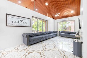 Luksusvilla, terrasse, hageutsikt | Eksteriør