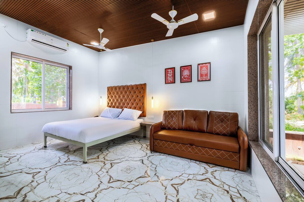 Cabana luxo, 1 cama de casal e sofá-cama, varanda, vista para a piscina | Roupas de cama de algodão egípcio, roupas de cama premium