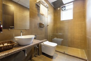 샤워 시설, 헤어드라이어, 타월, 비누