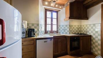 Fridge, microwave, dishwasher, highchair