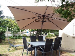 Outdoor dining - Le Gîte de Marinou - Saint-Jean (Saint-Jean)