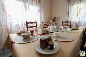 Dining - Le Gîte de Marinou - Saint-Jean (Saint-Jean)