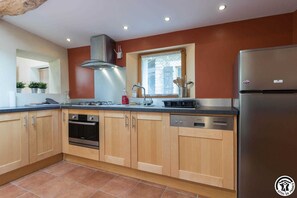 Kühlschrank, Mikrowelle, Geschirrspüler