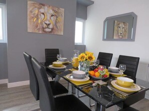 House | Dining