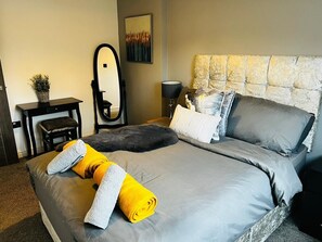 House | 4 bedrooms, iron/ironing board, free WiFi, bed sheets - Stay in Comfort , Completely Renovated (Pyle)