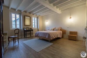 5 camere, Wi-Fi gratuito