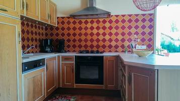 Réfrigérateur, micro-ondes, lave-vaisselle