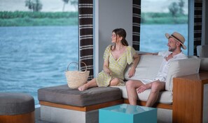 Suite – president, elveutsikt | Oppholdsområde