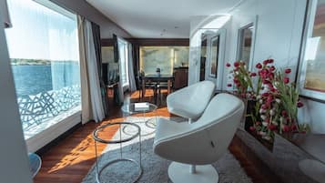 Suite presidencial, vistas al río | 3 dormitorios, caja fuerte, cortinas opacas y sistema de insonorización