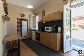 Fridge, microwave, dishwasher, high chair