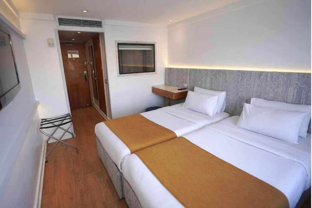Deluxe Double Room, River View | 1 bedroom, iron/ironing board, free WiFi