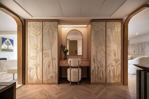 Presidential Suite, River View