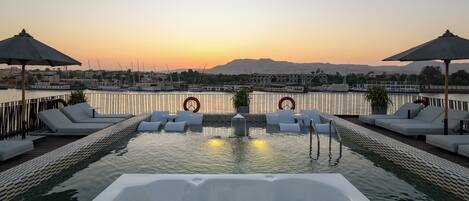 Outdoor pool, sun loungers