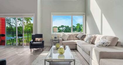 Luxe Condo Overlooking Park