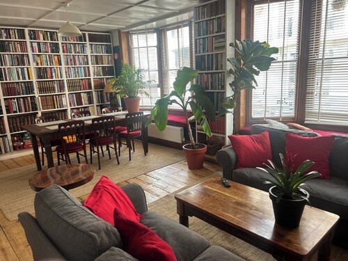 Hastings Old Town with Seaview.