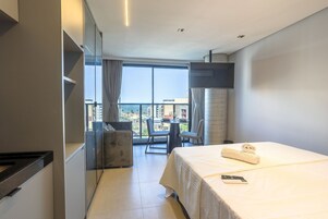 Quadrupla Premium | Postazione laptop, Wi-Fi gratuito, lenzuola