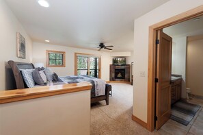 3 bedrooms, iron/ironing board, free WiFi, bed sheets - Pet Friendly Black Bear Townhome across from Purg - Views - Free Shuttle (Durango)