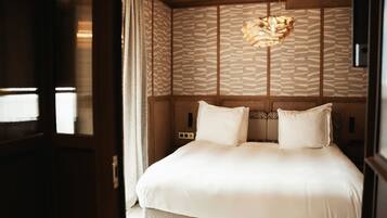 Roupas de cama premium, frigobar (abastecido com itens grátis)