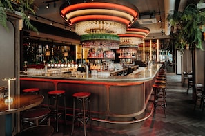 2 restaurants servant le petit déjeuner