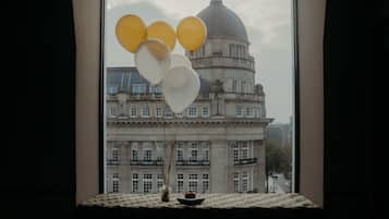 Premium Circle City View | Premium bedding, free minibar, in-room safe, desk