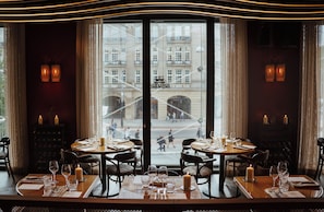 2 restaurants, breakfast served - The Diamond (Amsterdam)