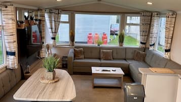 Cabin | Living area